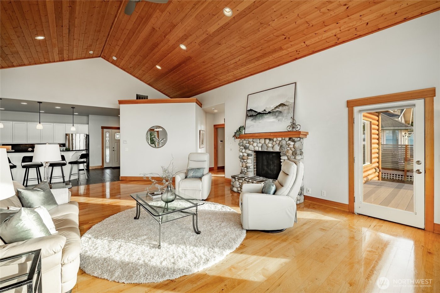 2176 Montfort Avenue , Blaine, WA 98230