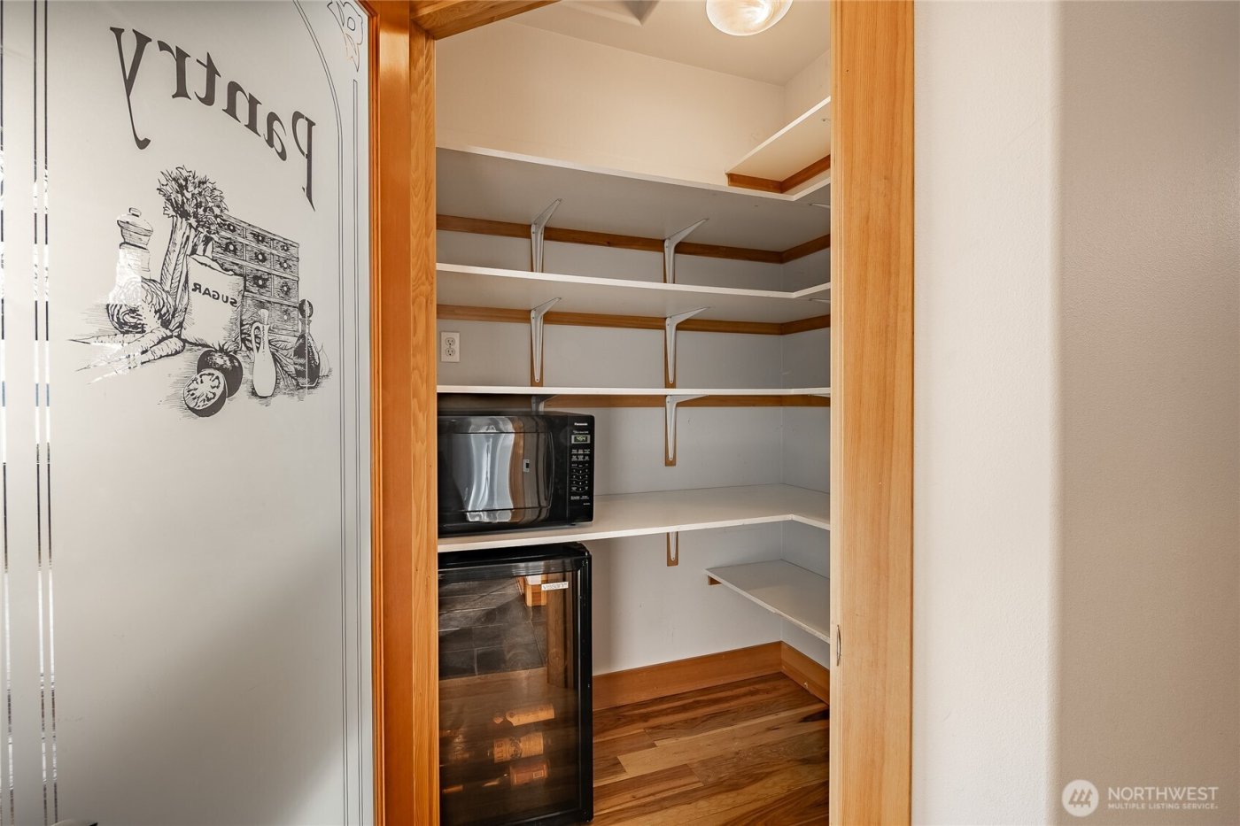 2176 Montfort Avenue , Blaine, WA 98230