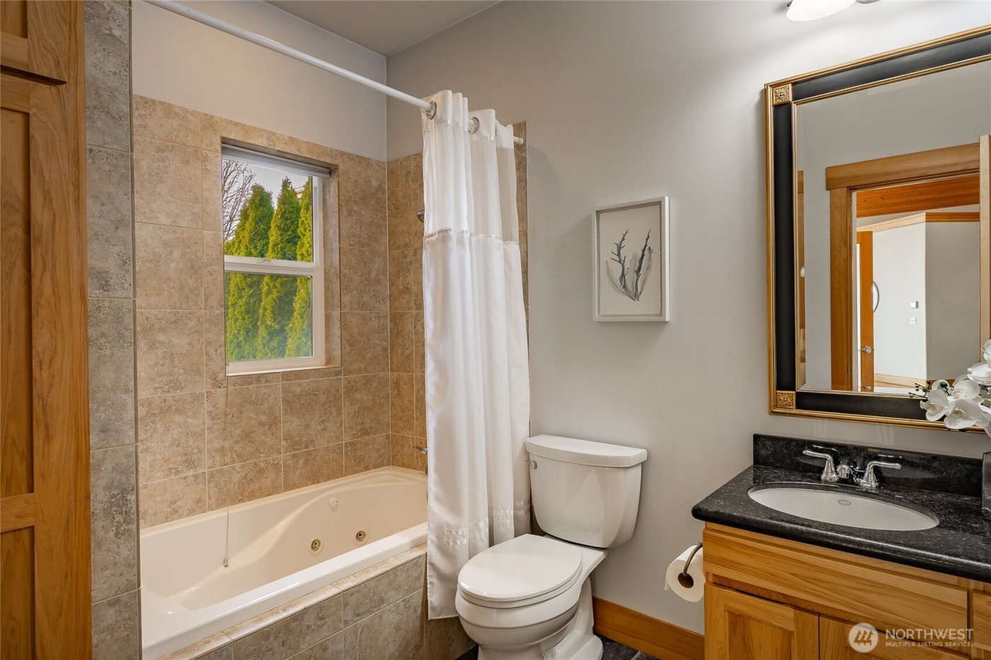 2176 Montfort Avenue , Blaine, WA 98230