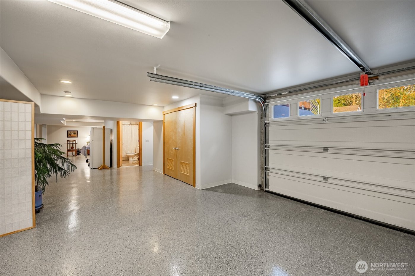 2176 Montfort Avenue , Blaine, WA 98230