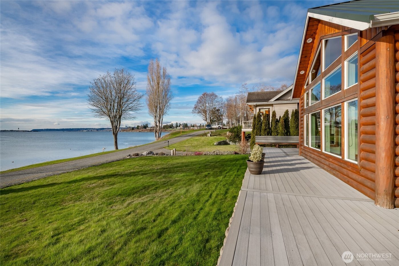 2176 Montfort Avenue , Blaine, WA 98230