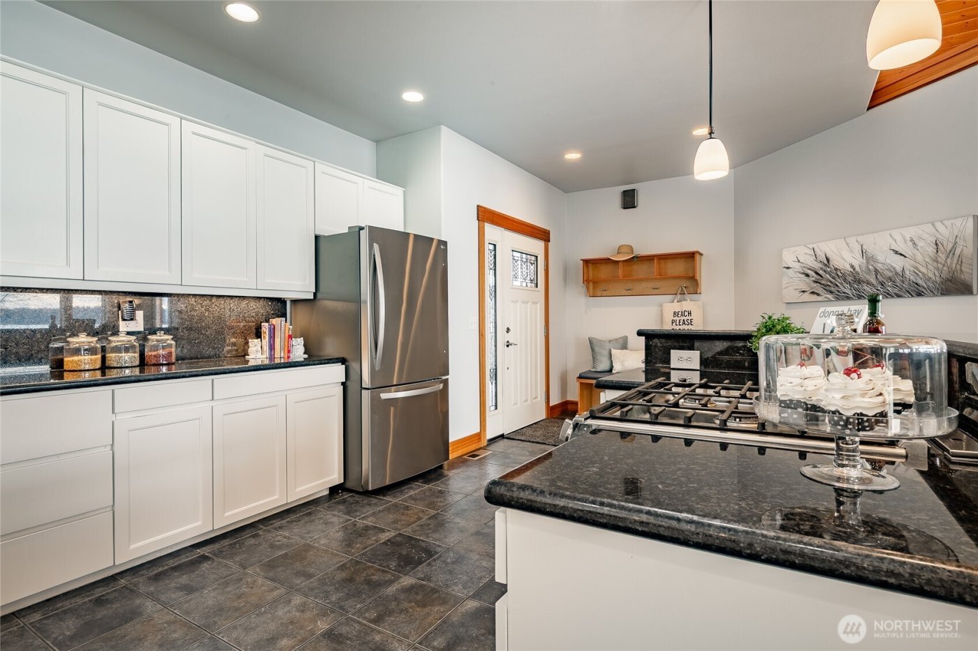 2176 Montfort Avenue , Blaine, WA 98230