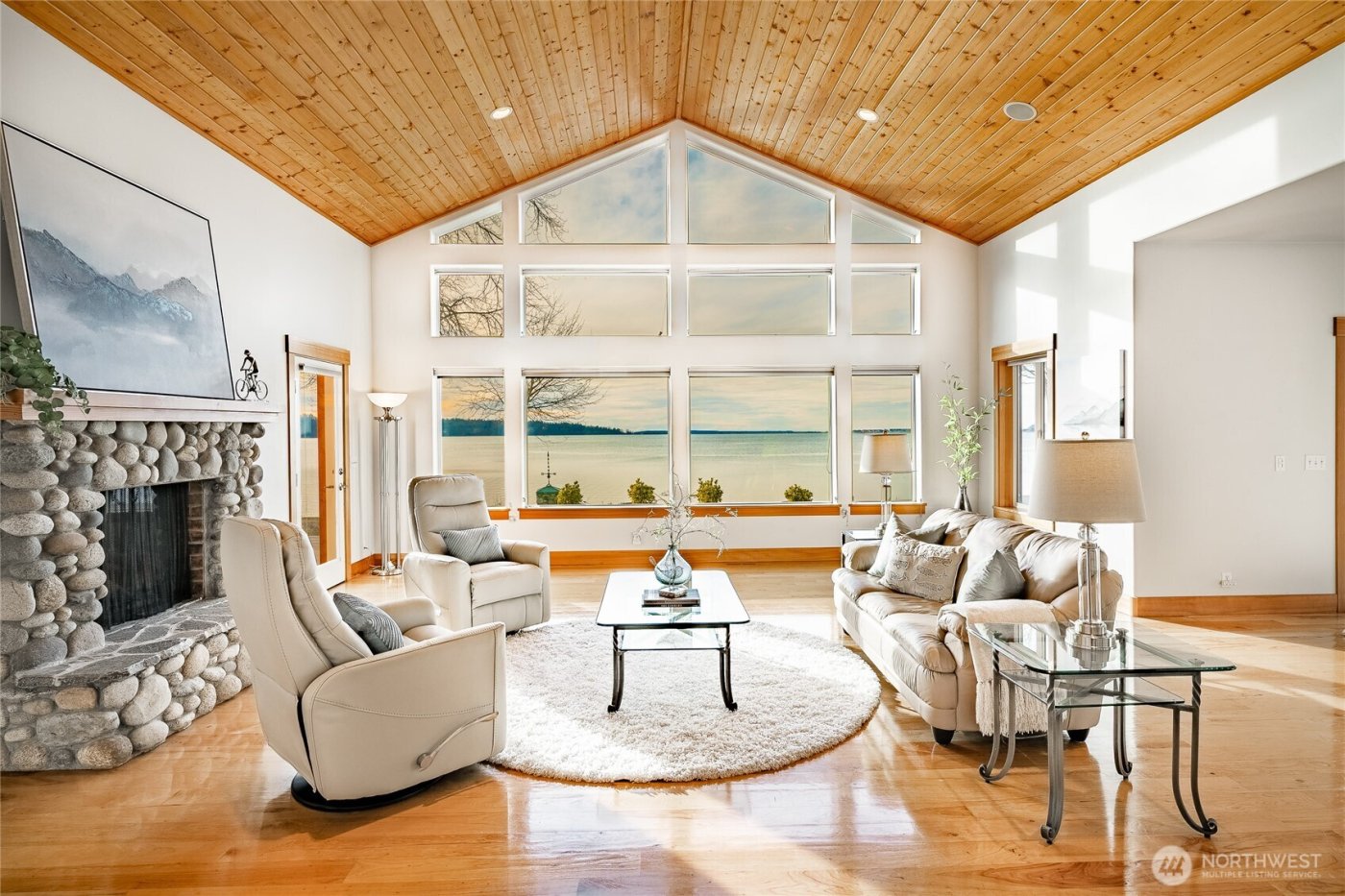 2176 Montfort Avenue , Blaine, WA 98230