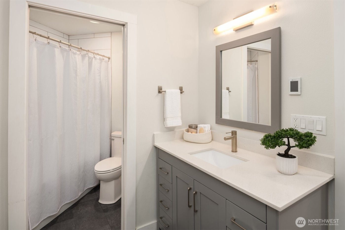 6206 52nd Avenue NE, Seattle, WA 98115