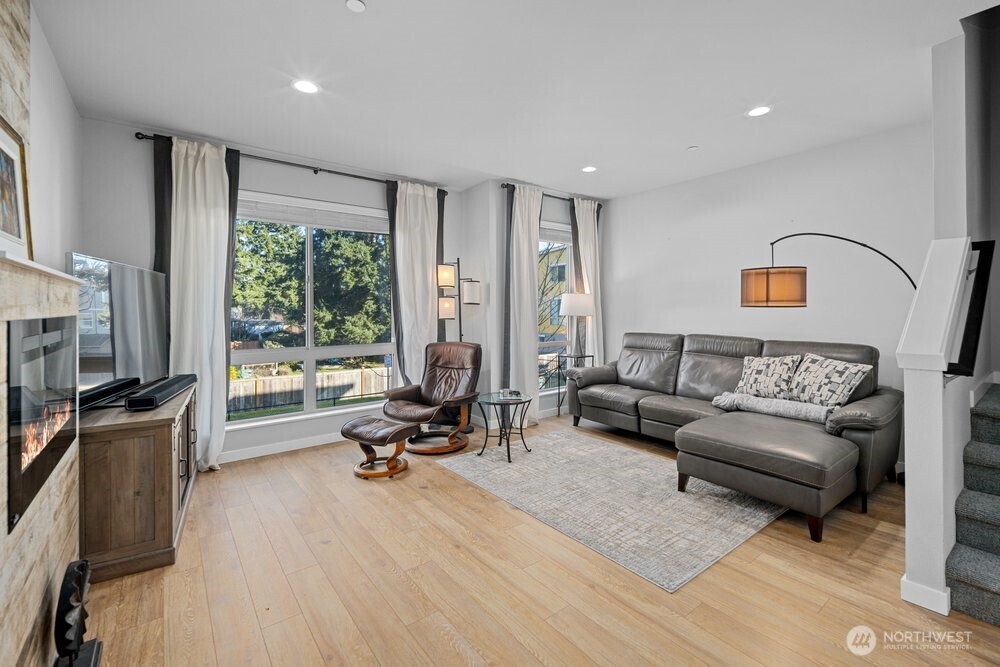 7628 222nd Street SW #A4, Edmonds, WA 98026