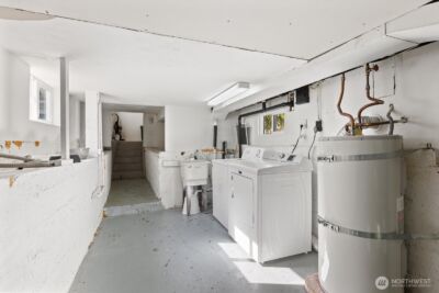 10019 Interlake Avenue N, Seattle, WA 98133 - Photo 18