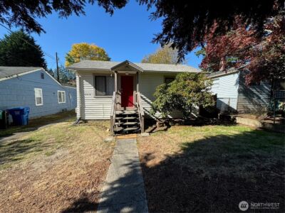 10019 Interlake Avenue N, Seattle, WA 98133 - Photo 3