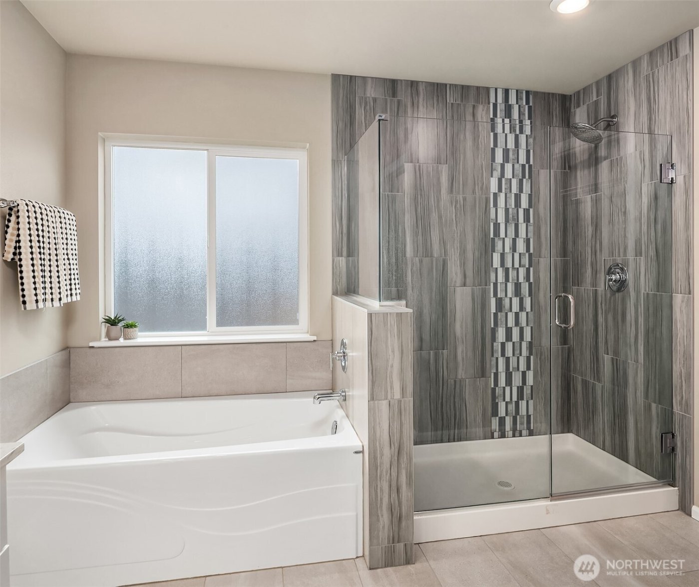 26340 203rd Ave SE , Covington, WA 98042