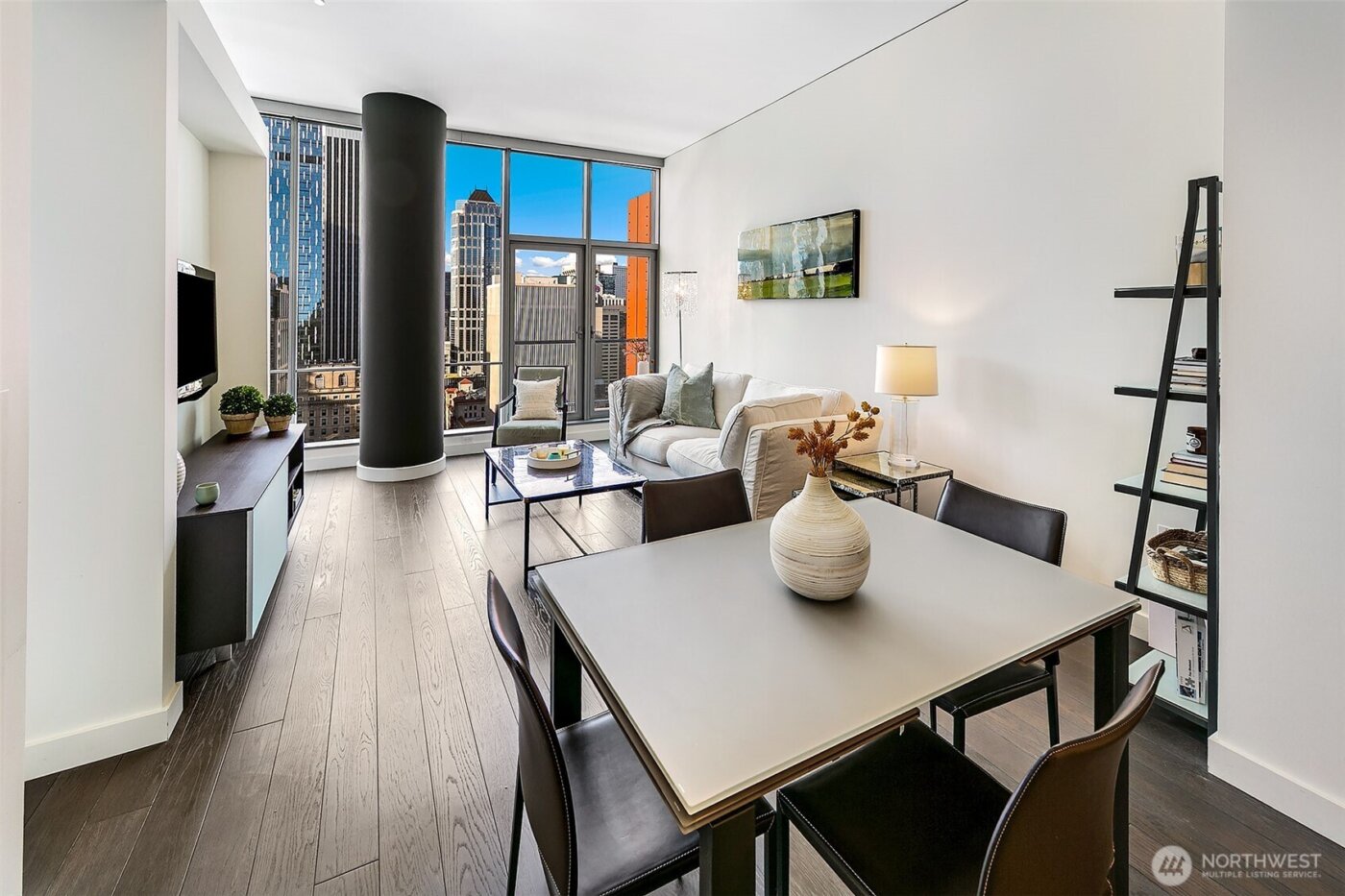 909 5th Avenue #2002, Seattle, WA 98164