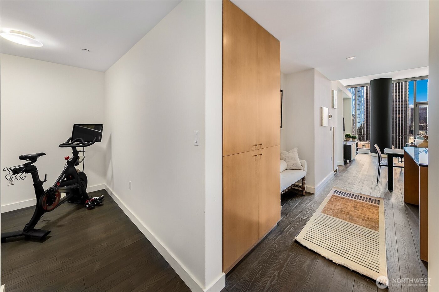 909 5th Avenue #2002, Seattle, WA 98164