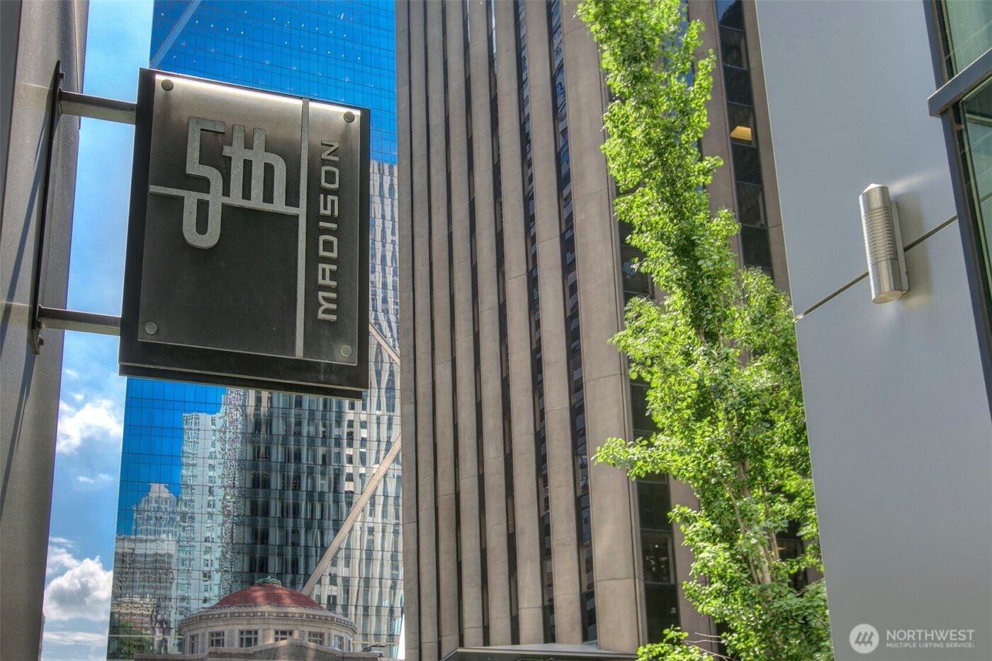 909 5th Avenue #2002, Seattle, WA 98164