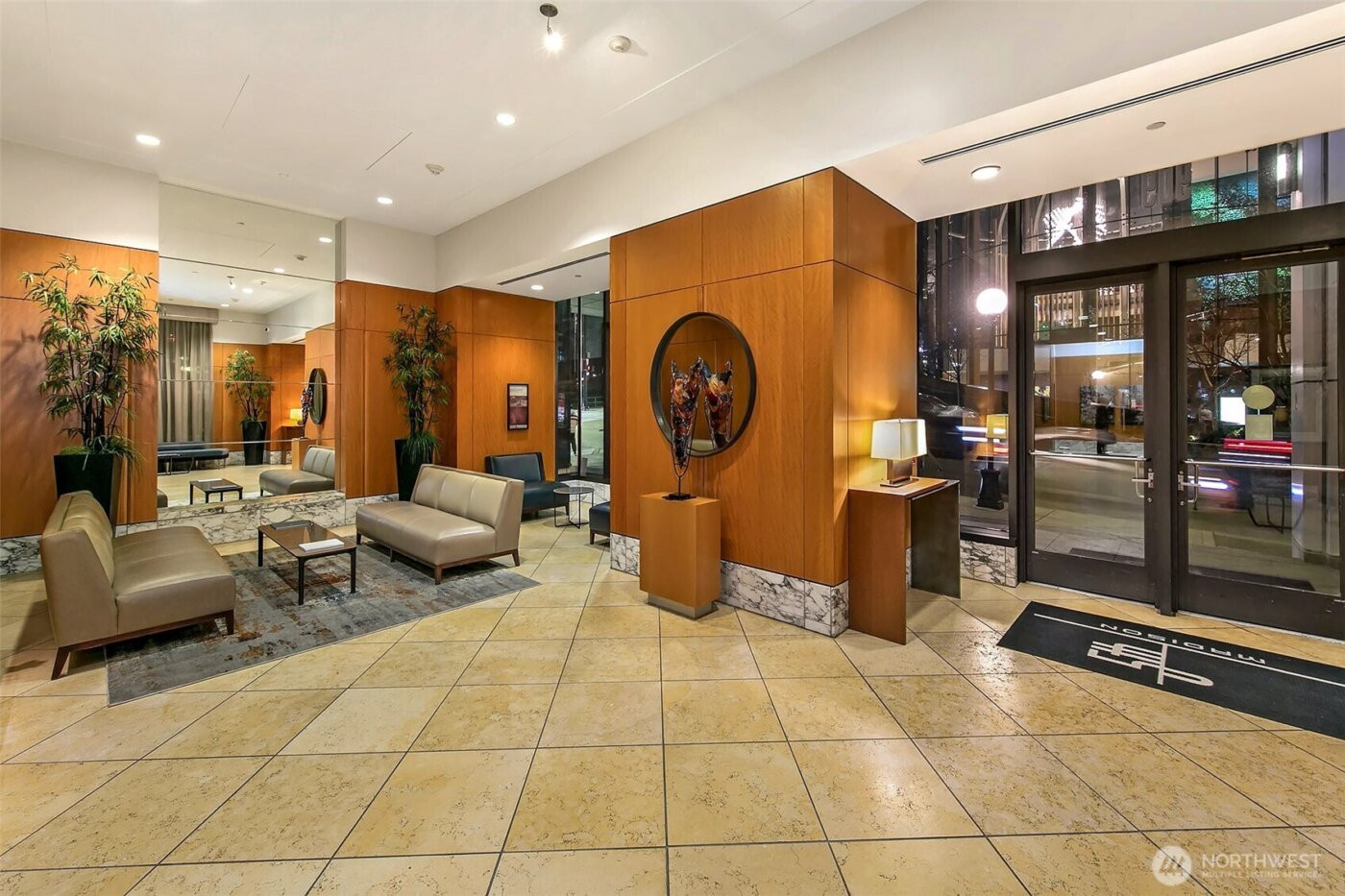 909 5th Avenue #2002, Seattle, WA 98164