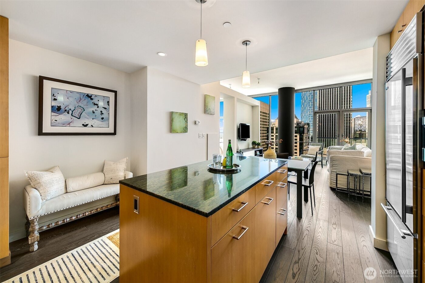 909 5th Avenue #2002, Seattle, WA 98164