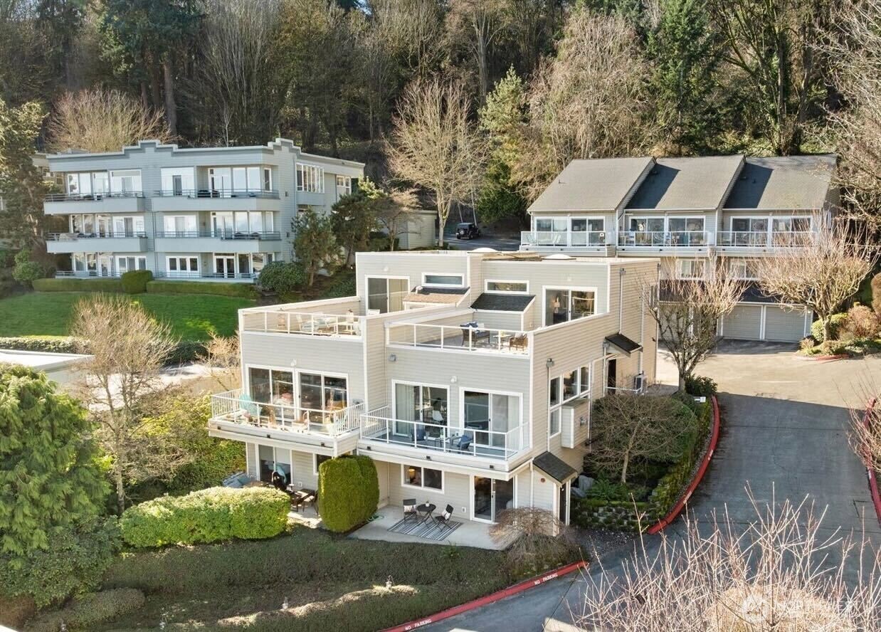 2325 Harbor Avenue SW #B1, Seattle, WA 98126-2076