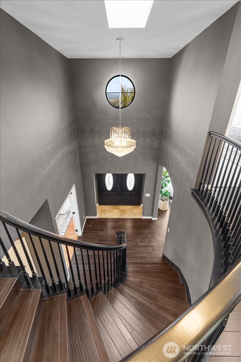 8145 5th Avenue SW, Seattle, WA 98106-2168