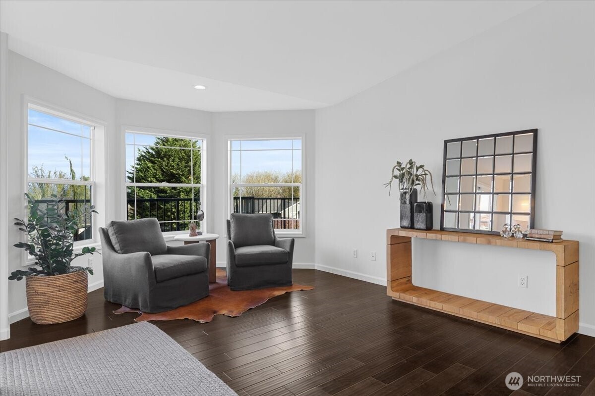 8145 5th Avenue SW, Seattle, WA 98106-2168