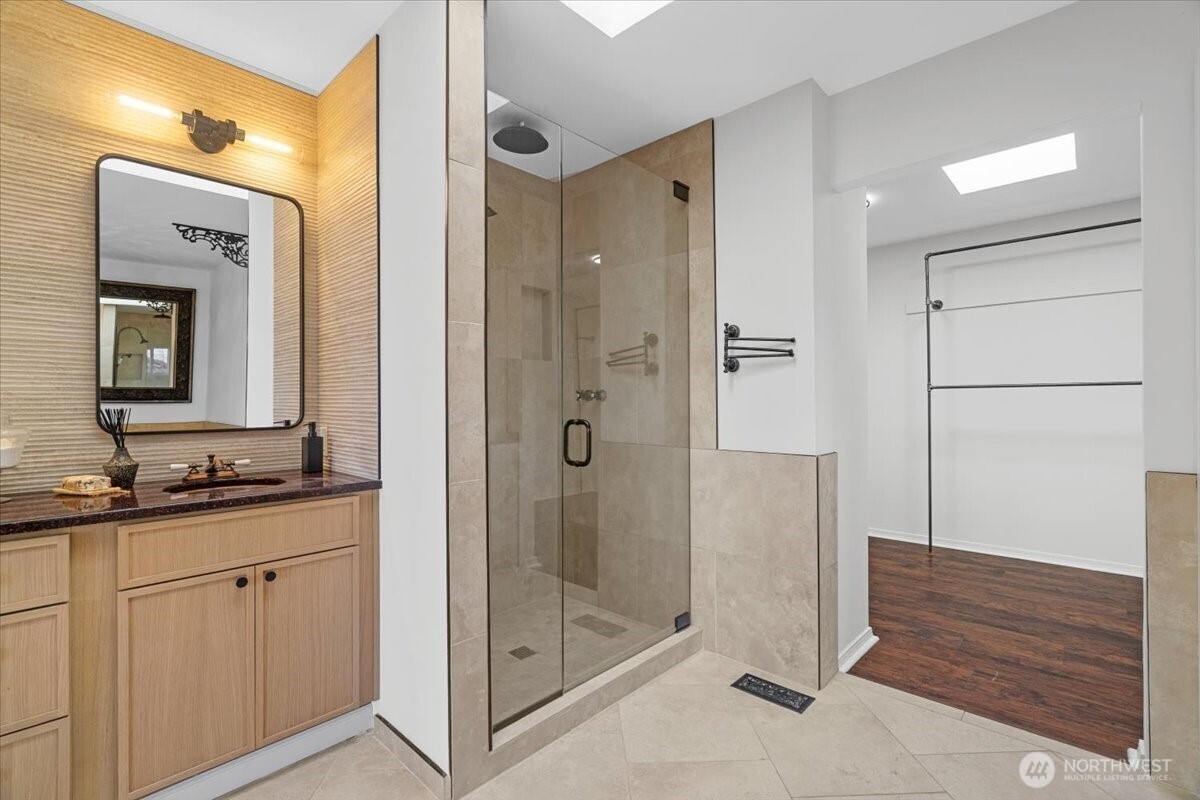 8145 5th Avenue SW, Seattle, WA 98106-2168