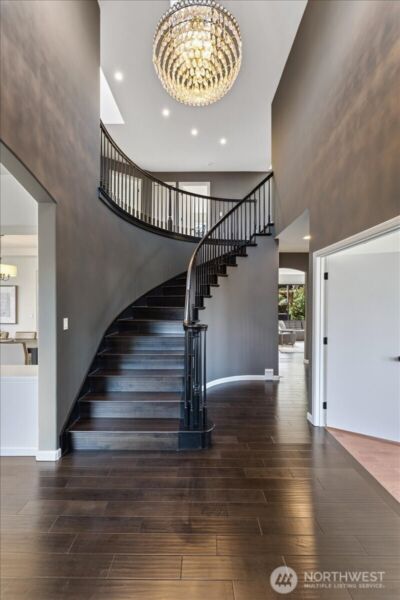 8145 5th Avenue SW, Seattle, WA 98106-2168 - Photo 3