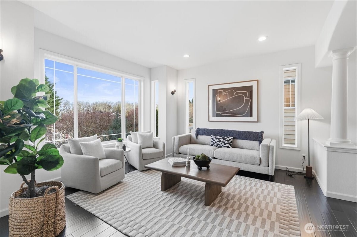 8145 5th Avenue SW, Seattle, WA 98106-2168