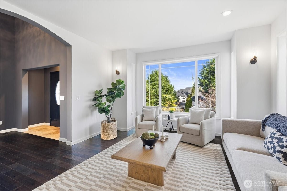 8145 5th Avenue SW, Seattle, WA 98106-2168