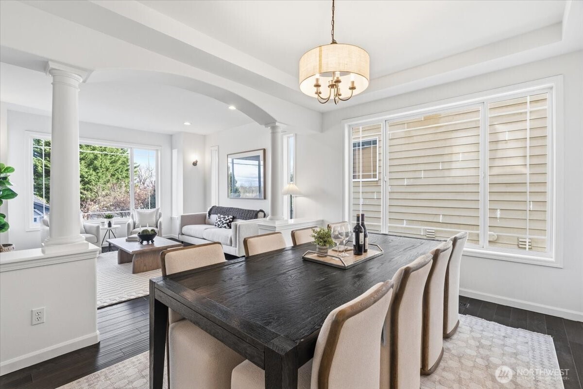 8145 5th Avenue SW, Seattle, WA 98106-2168