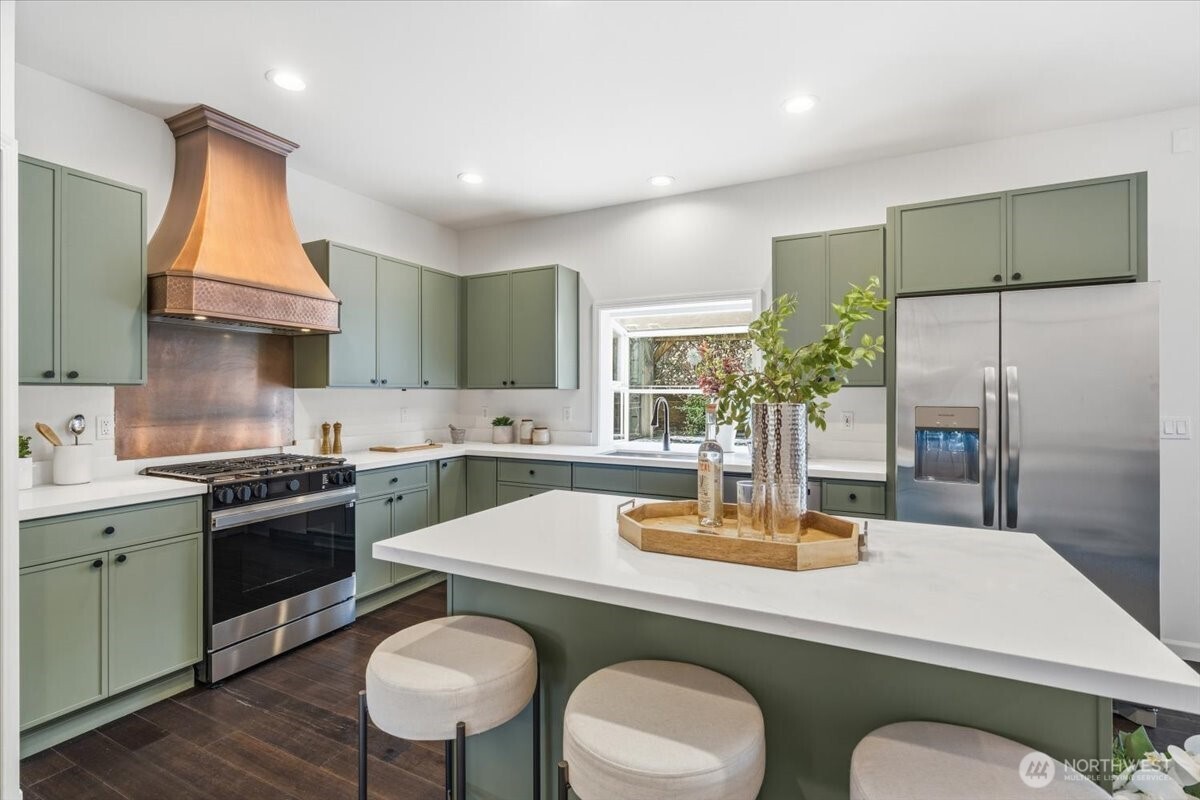 8145 5th Avenue SW, Seattle, WA 98106-2168