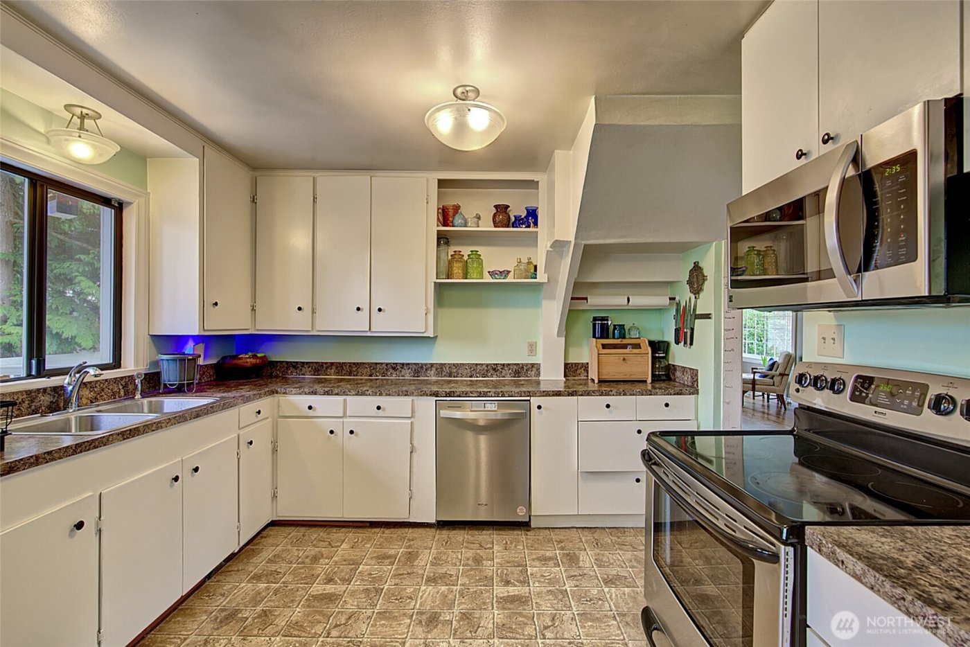 8829 231st Street SW, Edmonds, WA 98026