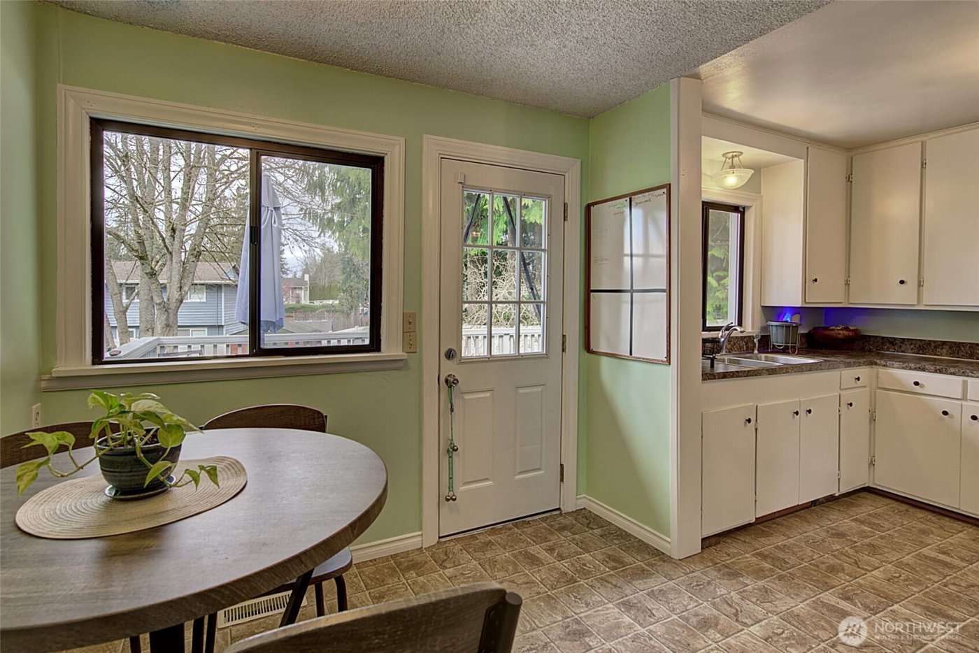 8829 231st Street SW, Edmonds, WA 98026