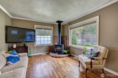 8829 231st Street SW, Edmonds, WA 98026 - Photo 2