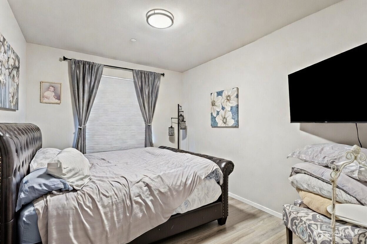 54 Basil Avenue , Shelton, WA 98584