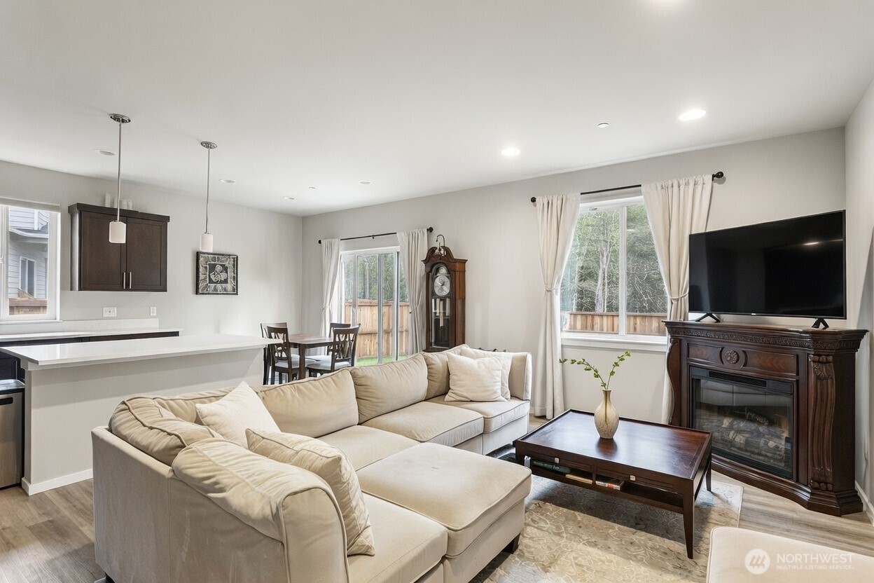 54 Basil Avenue , Shelton, WA 98584