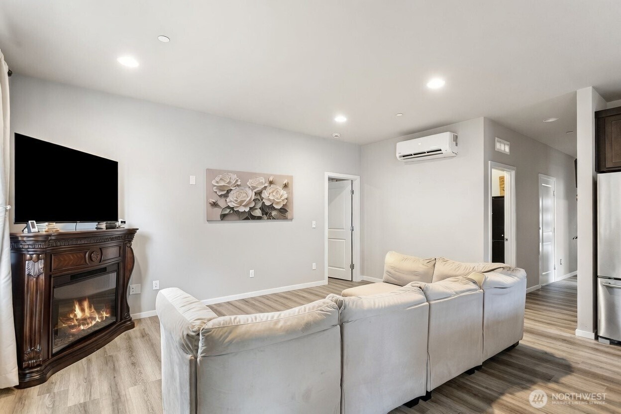 54 Basil Avenue , Shelton, WA 98584