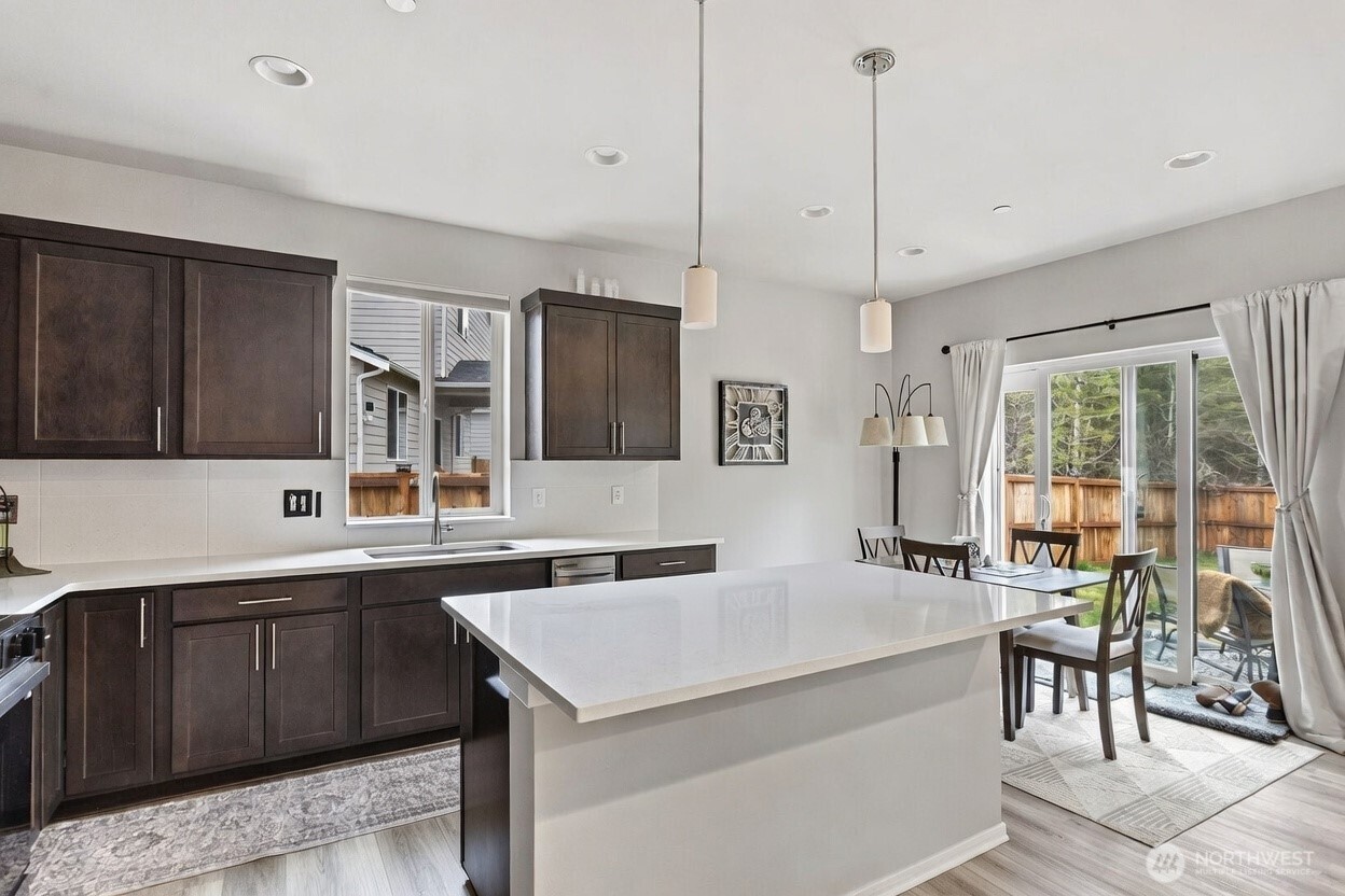 54 Basil Avenue , Shelton, WA 98584