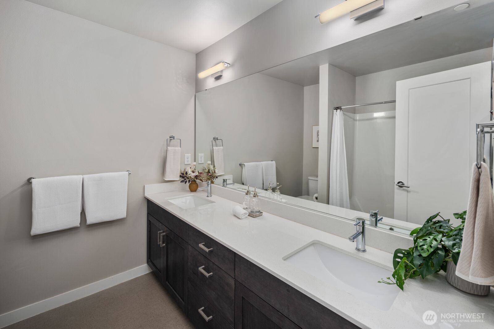 14517 1st Avenue NE #D, Shoreline, WA 98155