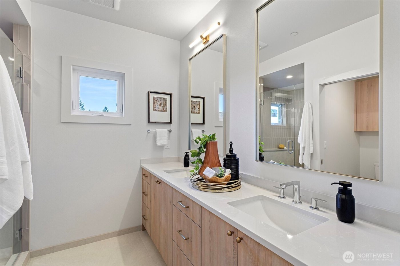 9317 132nd Avenue NE, Kirkland, WA 98033