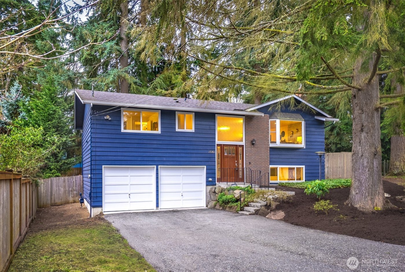 1641 N 185th Street , Shoreline, WA 98133