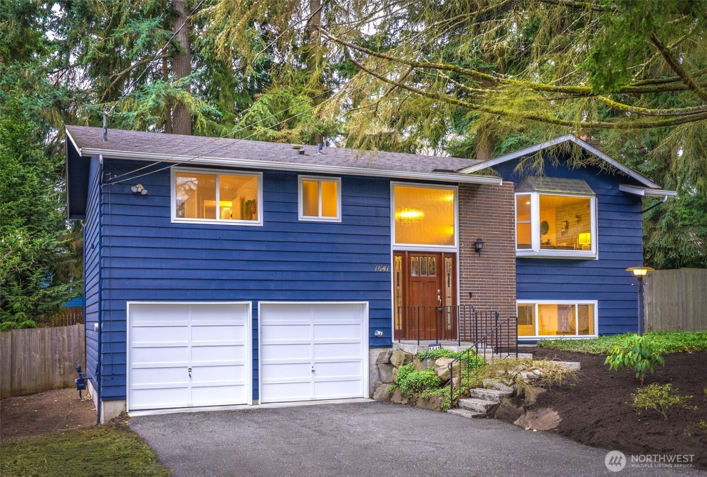 1641 N 185th Street , Shoreline, WA 98133