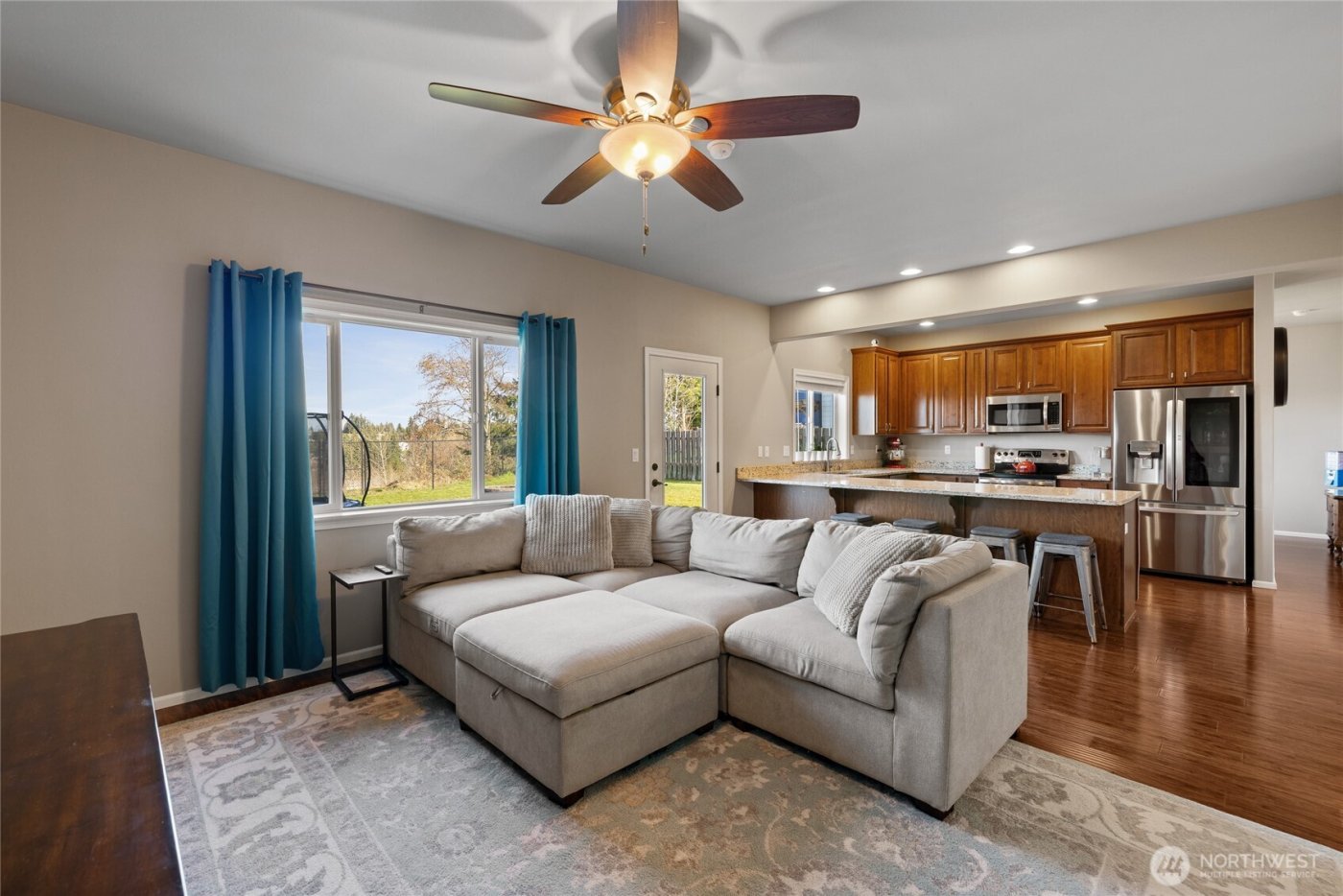 652 Joy Street , Eatonville, WA 98328