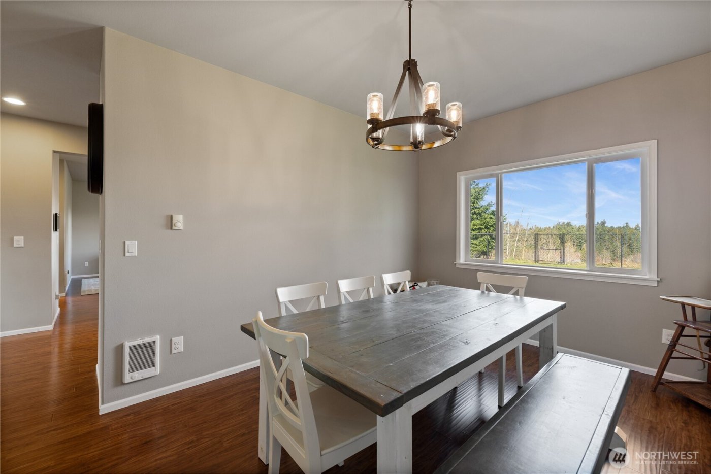 652 Joy Street , Eatonville, WA 98328