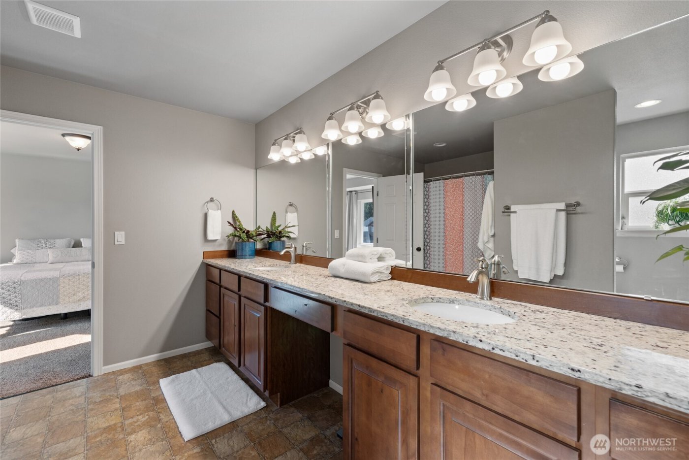 652 Joy Street , Eatonville, WA 98328