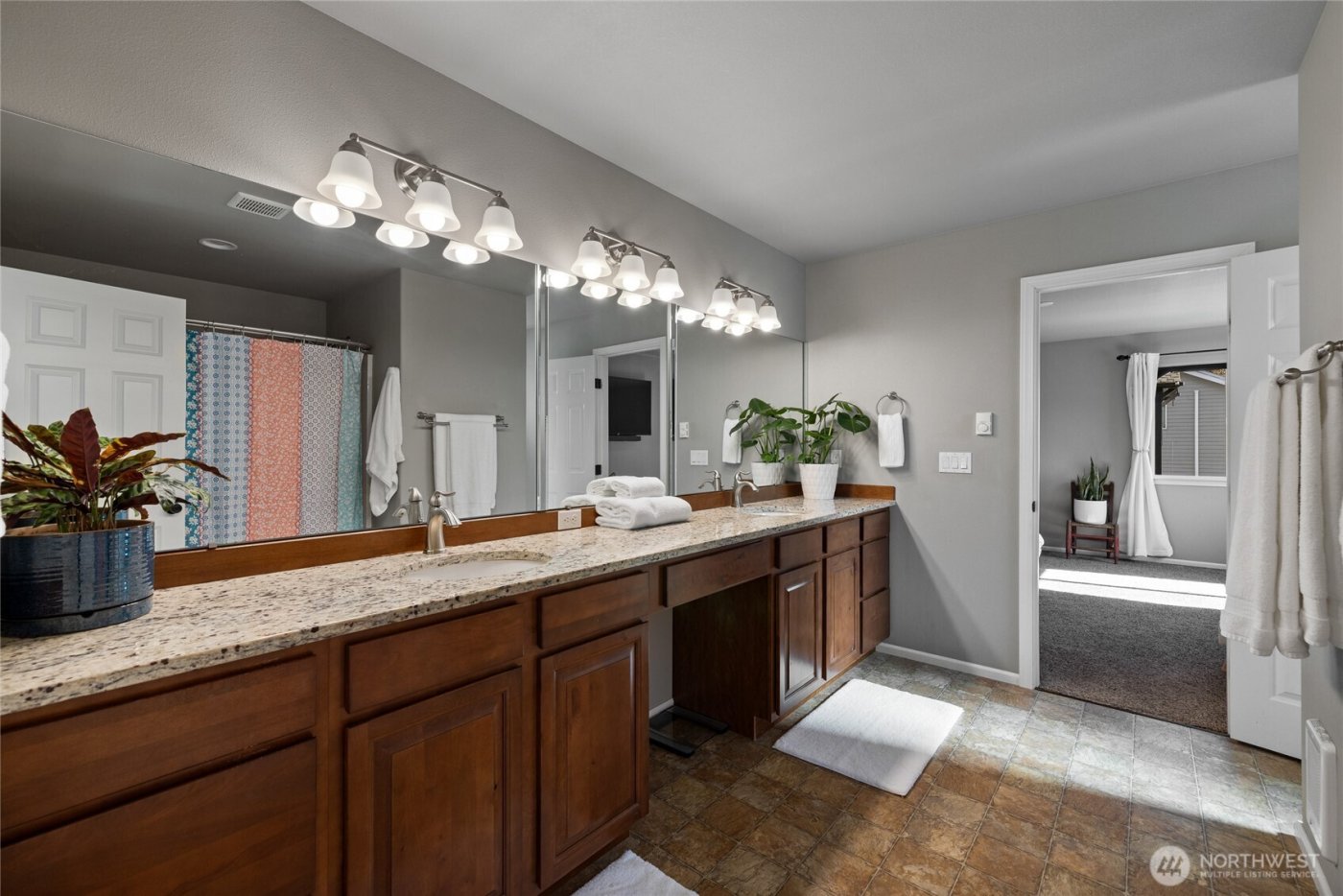 652 Joy Street , Eatonville, WA 98328