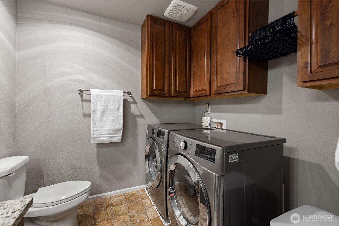 652 Joy Street , Eatonville, WA 98328