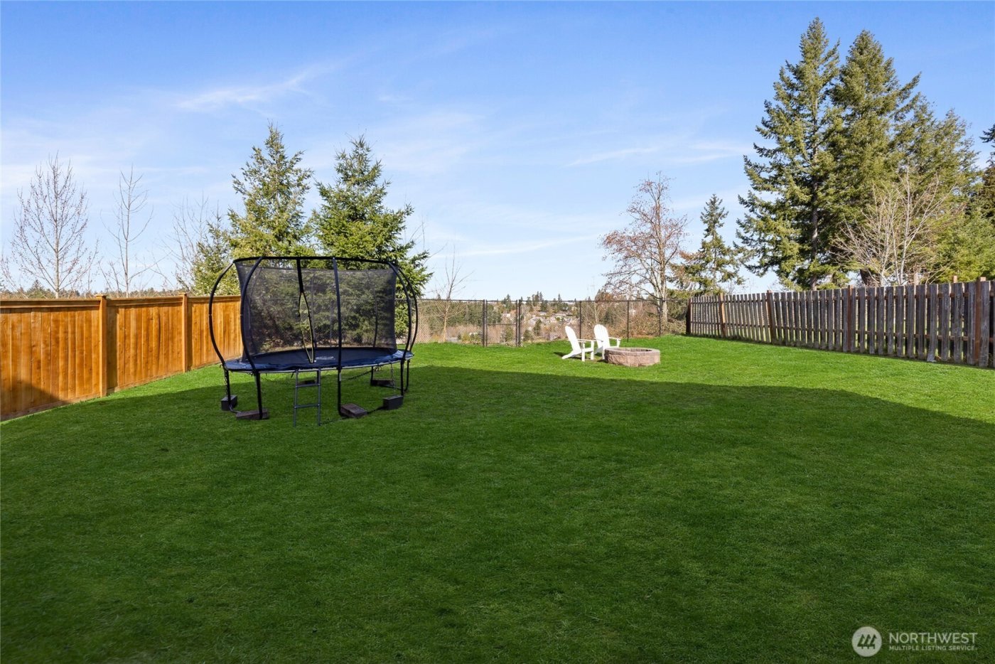 652 Joy Street , Eatonville, WA 98328