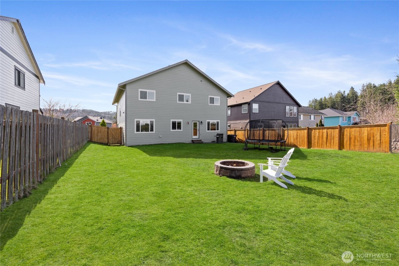 652 Joy Street , Eatonville, WA 98328