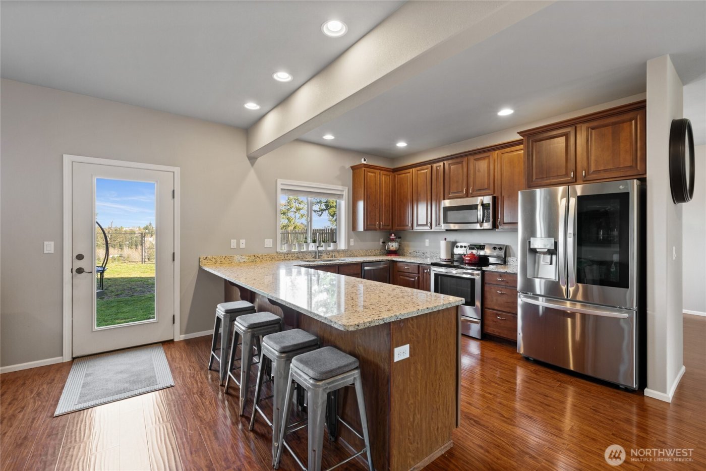 652 Joy Street , Eatonville, WA 98328