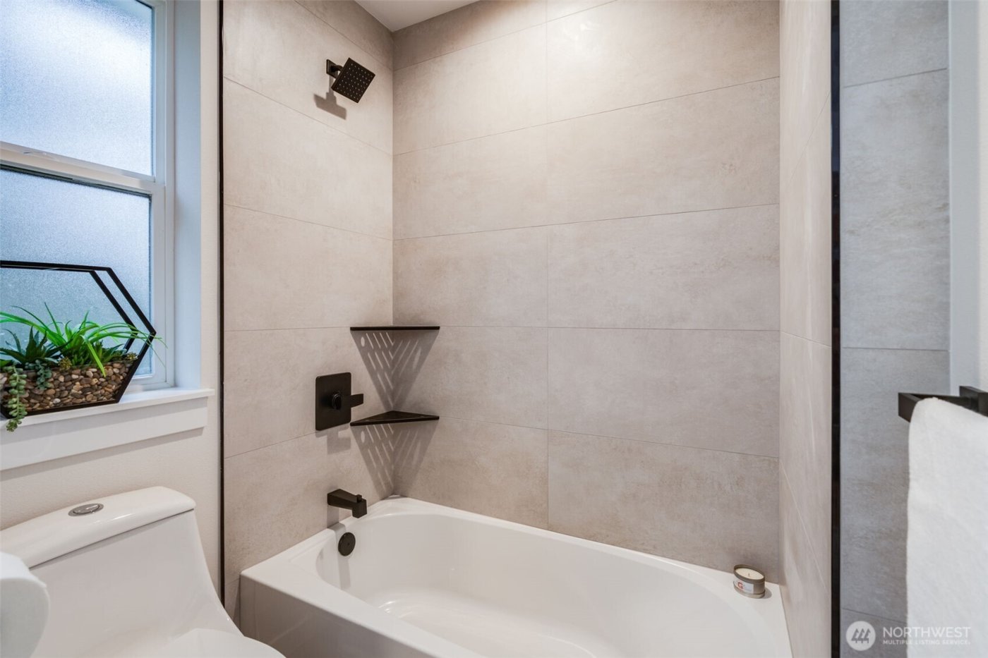 12531 25th Avenue NE #C, Seattle, WA 98125