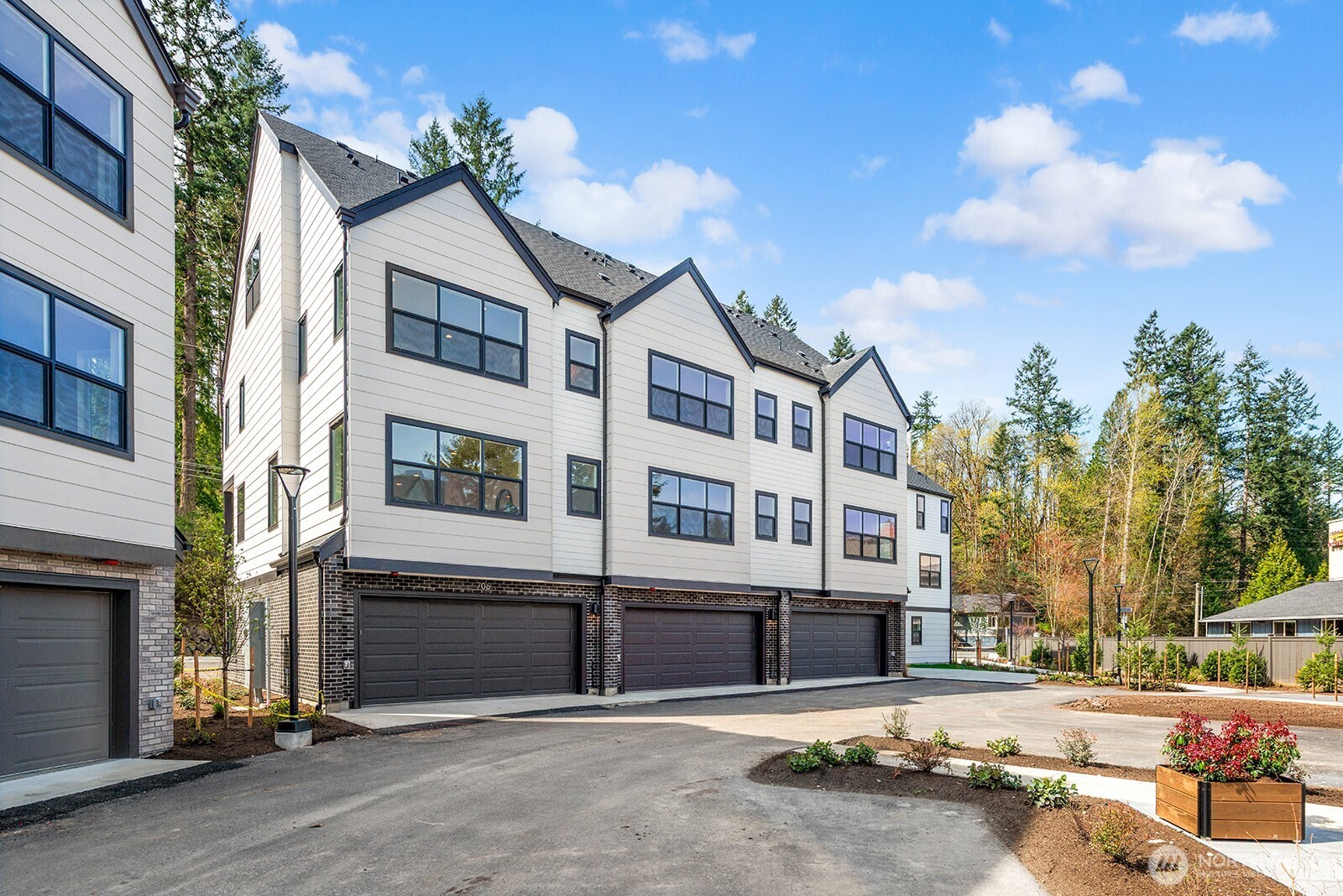 714 Newport Way NW, Issaquah, WA 98027