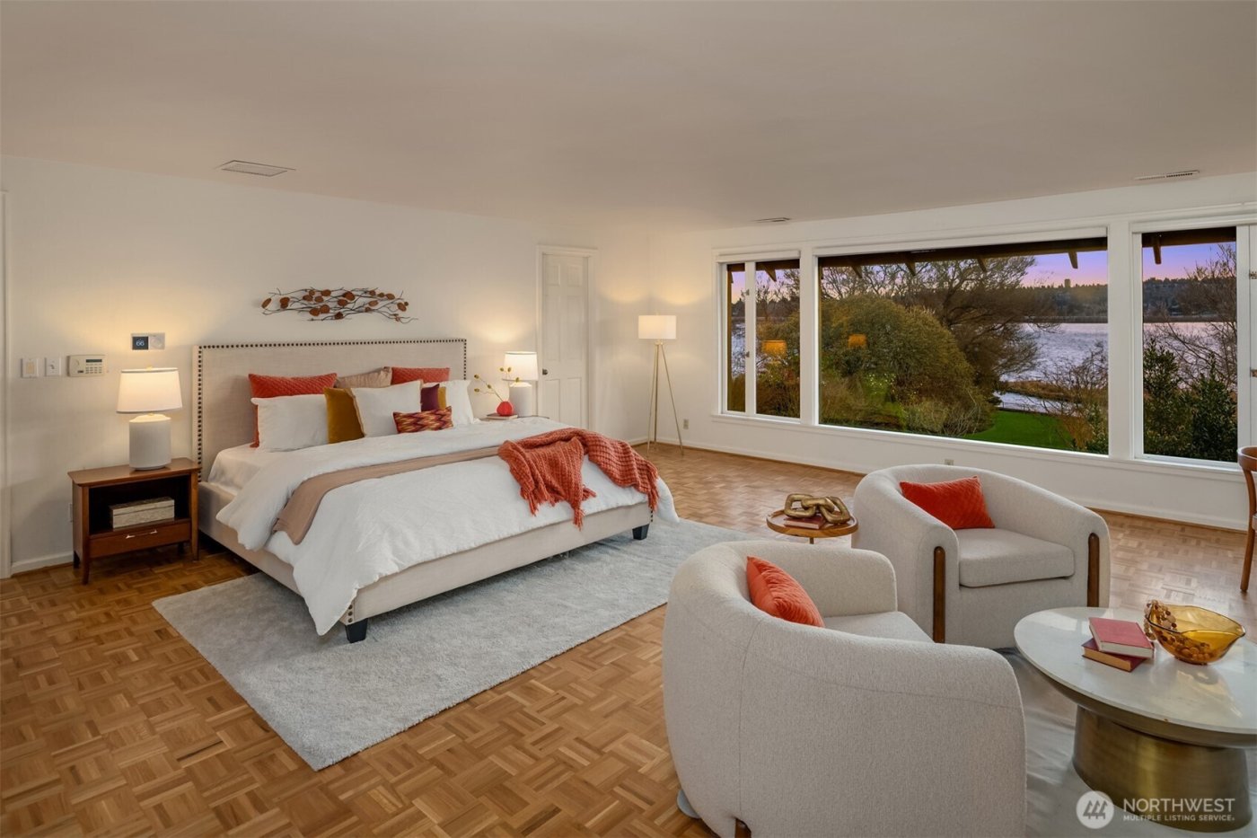 3925 NE Surber Drive , Seattle, WA 98105