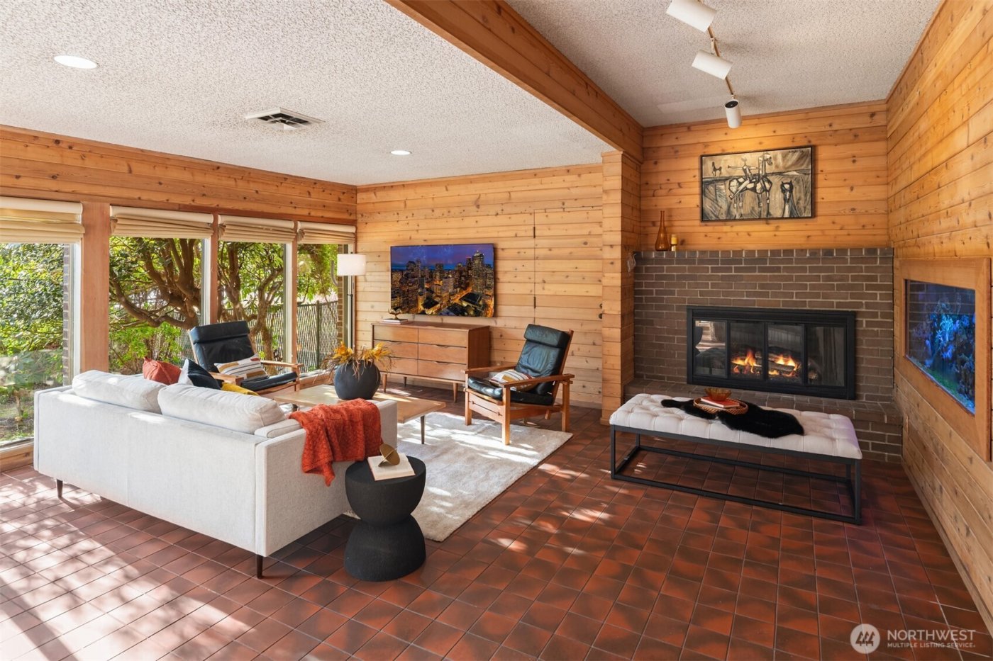 3925 NE Surber Drive , Seattle, WA 98105