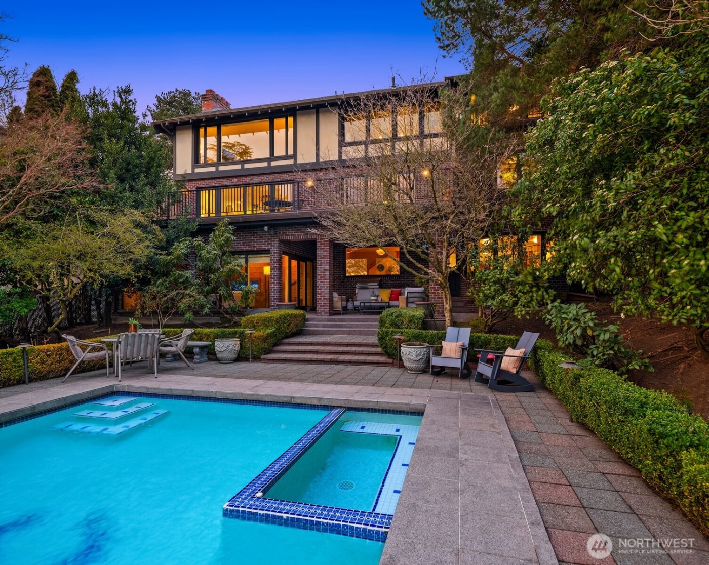 3925 NE Surber Drive , Seattle, WA 98105